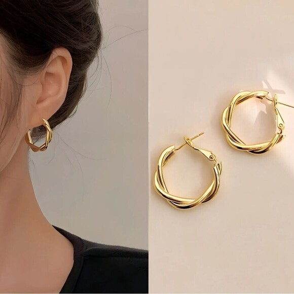 🌟 Twisted Loop Gold Hoop Earrings NWT Anthropologie Style - Picture 1 of 2